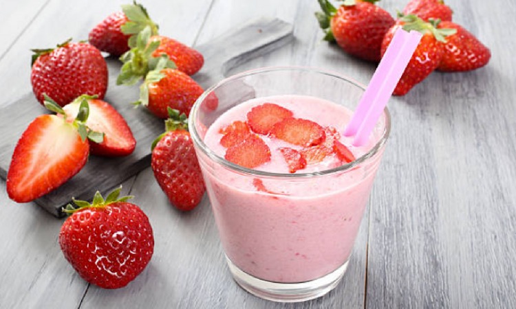 3-Strawberry-Coconut-Milkshake